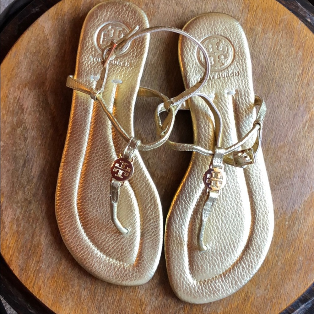 Tory Burch sandal. Size 6.5. Gold.